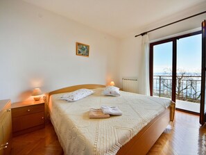 3 bedrooms, free WiFi - Beautiful apartment for 6 people with WIFI, A/C, TV and balcony (Opatija)