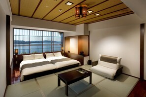 Habitación tradicional, no fumadores, vistas al lago (Designed Japanese Style) | Caja fuerte, escritorio, wifi gratis