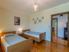 3 chambres, fer et planche à repasser, lit parapluie, Wi-Fi gratuit