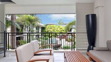 2 bedrooms, premium bedding, iron/ironing board, free WiFi