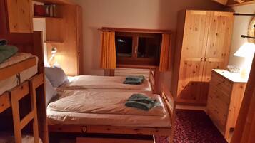 3 chambres, fer et planche Ă  repasser, Wi-Fi gratuit, draps fournis