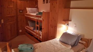 3 Schlafzimmer, Bügeleisen/Bügelbrett, kostenloses WLAN, Bettwäsche