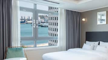 Deluxe Family Twin (Harbor View)