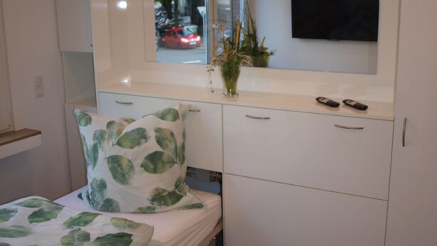 Apartamento Business (incl. 50€ cleaning fee) | Zona de estar | Una televisión de pantalla plana