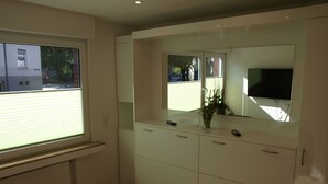 Apartamento Business (incl. 50€ cleaning fee) | Zona de estar | Una televisión de pantalla plana