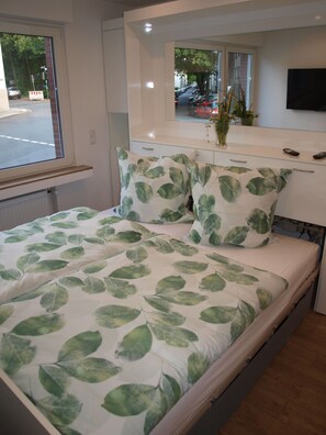 Business Condo (incl. 50€ cleaning fee) | Blackout drapes, iron/ironing board, free WiFi, bed sheets - Ruhr Living (Essen)