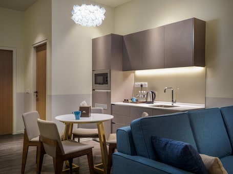 40-inch flat-screen TV with satellite channels