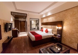 Executive Double Room, 1 King Bed, Non Smoking | Egyptian cotton sheets, premium bedding, in-room safe, desk - The Grand Ambassador (Phagwara)