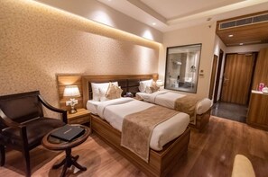 Luxury Twin Room | Egyptian cotton sheets, premium bedding, in-room safe, desk - The Grand Ambassador (Phagwara)