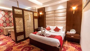 Luxury Σουίτα, 1 King Κρεβάτι, Θέα στην Πόλη | Σεντόνια από αιγυπτιακό βαμβάκι, κλινοσκεπάσματα υψηλής ποιότητας