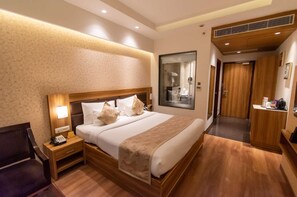 Egyptian cotton sheets, premium bedding, in-room safe, desk - The Grand Ambassador (Phagwara)
