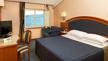 Double or Twin Room, Lake View | Minibar, in-room safe, cots/infant beds, free WiFi