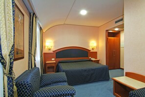 Standard Double or Twin Room | Minibar, in-room safe, cots/infant beds, free WiFi