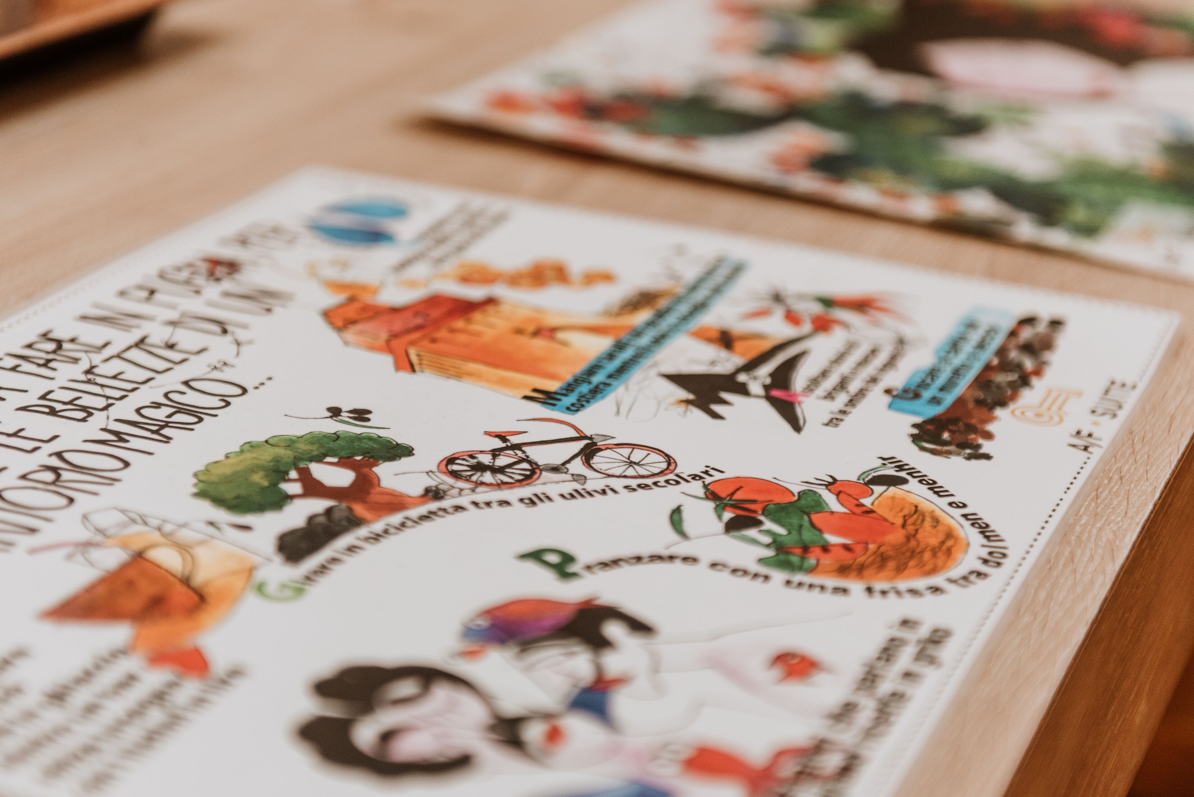 Minibar, escritorio, sistema de insonorización y cunas 