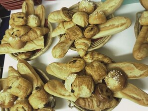 Kontinental frokost hver dag (mot et tillegg)