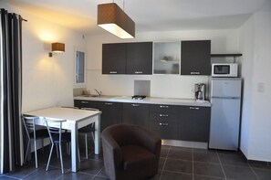 Apartment, 1 Bedroom | Private kitchen | Fridge, microwave, stovetop, toaster - Résidence Dolce Vita (Propriano)