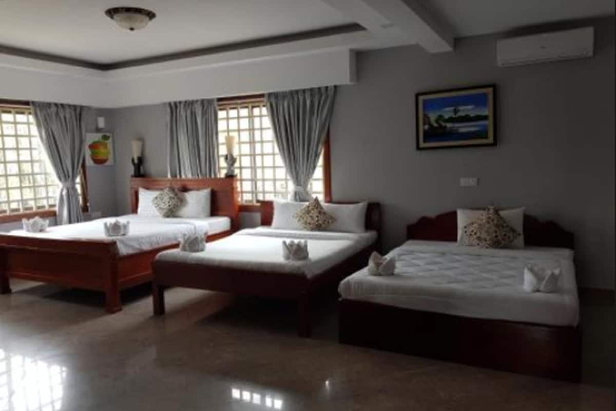 Blackout curtains, free WiFi, bed sheets