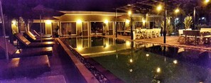 Bar vid poolen