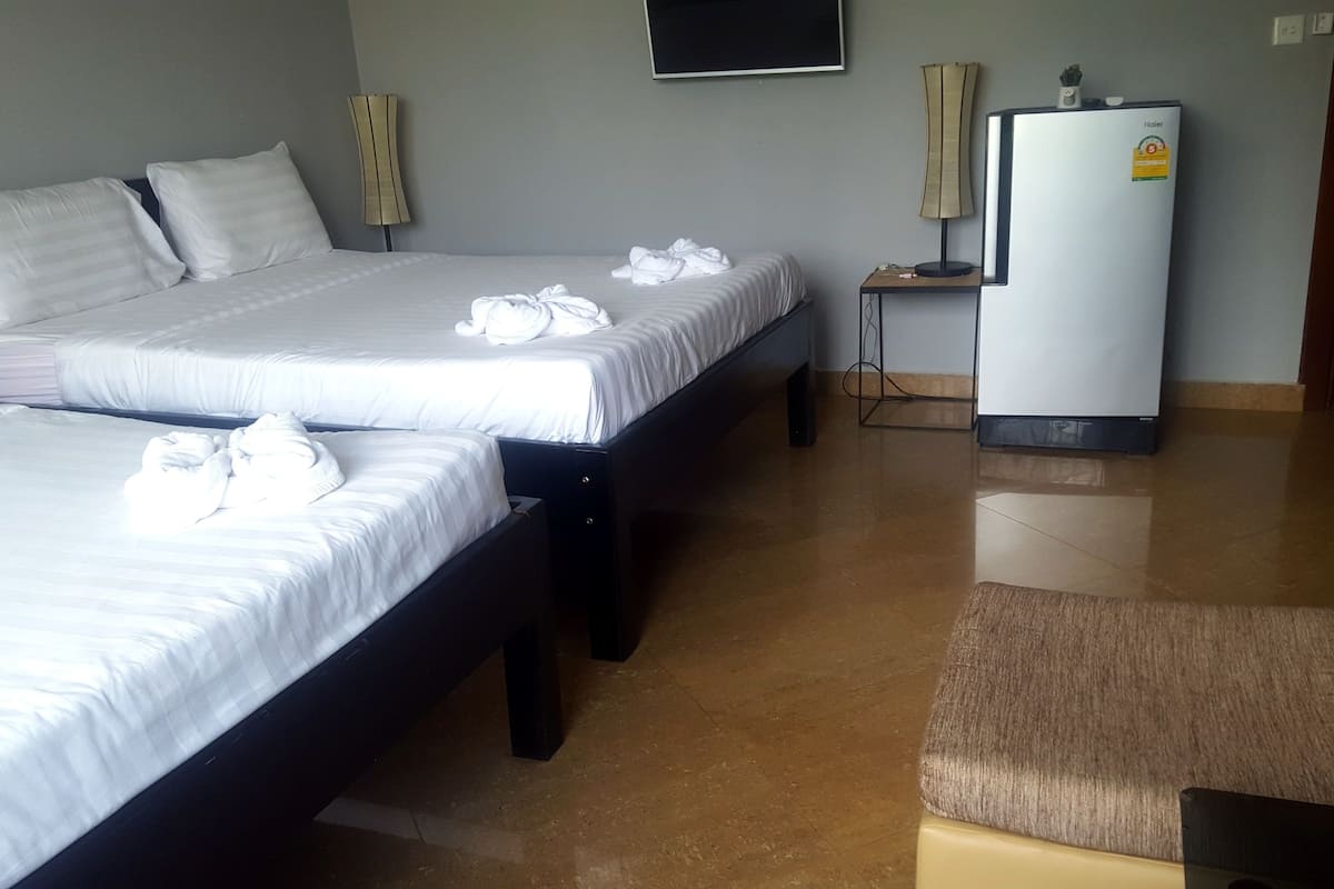 Blackout curtains, free WiFi, bed sheets