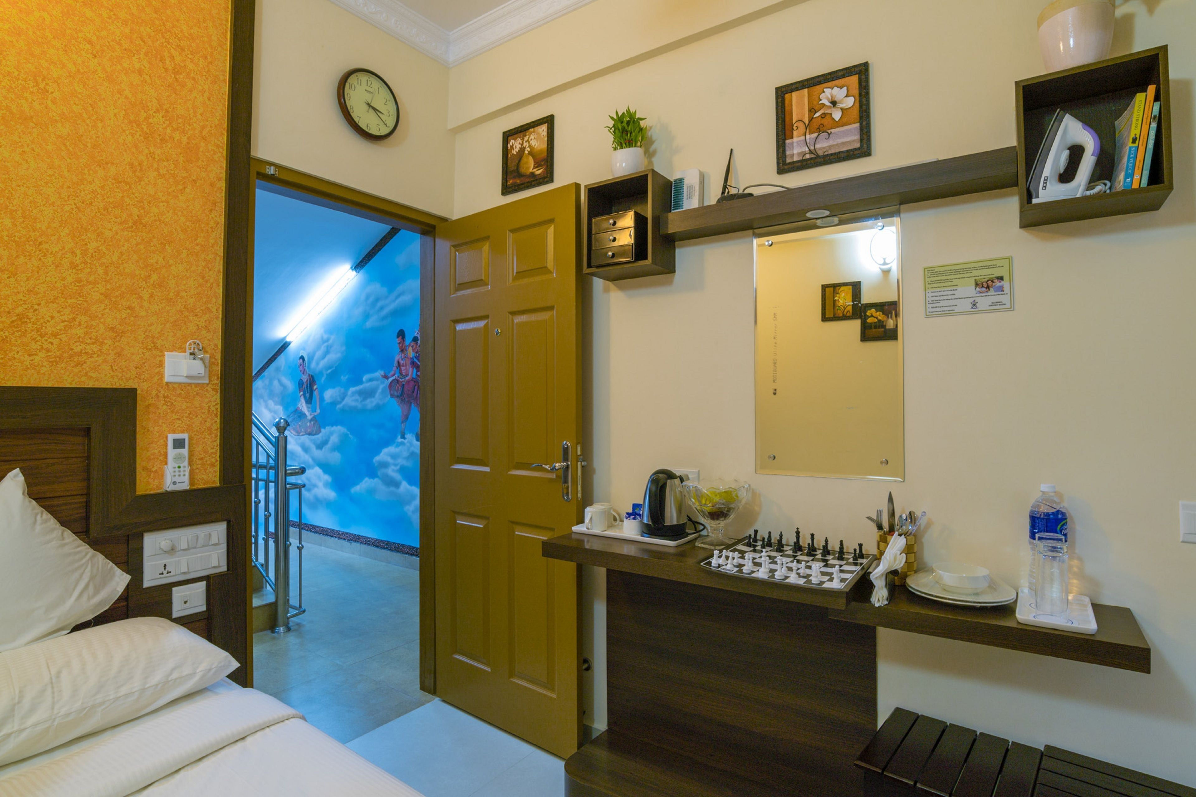 1 bedroom, egyptian cotton sheets, premium bedding, down duvets