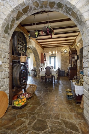 Interior - Majestic Chateau - Spectacular Seascapes & Pool (Kalamata)