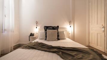 Soundproofing, free WiFi, bed sheets