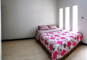 Quarto casal standard | Wi-Fi de cortesia, roupa de cama