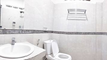 Deluxe Double Room | Bathroom | Slippers
