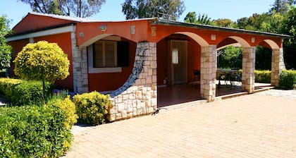 Carry - Spaziosa Villetta con giardino