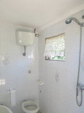 Villa, 3 Bedrooms | Bathroom | Shower, bidet