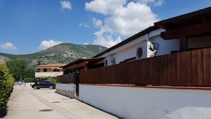 Exterior - Enry - Appartamento con piscina (Fondi)