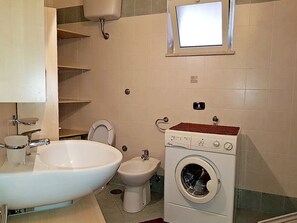 Appartement, 3 chambres | Salle de bain