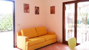 Unclassified image, 5 of 12, button - Guary - Villetta a 2 passi dal mare (Fondi)