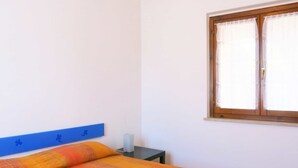 1 bedroom, desk - Pasy - Villino vicino al mare (Fondi)