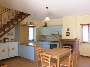 Villa, 3 Bedrooms | 3 bilik tidur, meja 