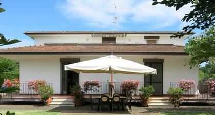 Sergy1 - villino con giardino al mare