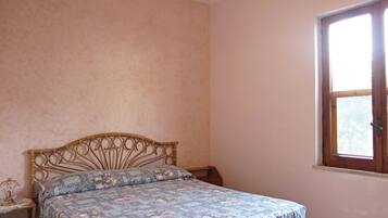 Villa, 3 Bedrooms | 3 bedrooms, desk