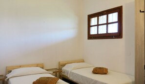 Apartment, 2 Bedrooms | 2 bedrooms, desk