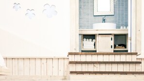 Loft panorámico, 2 camas dobles, no fumadores | Lavabo del cuarto de baño