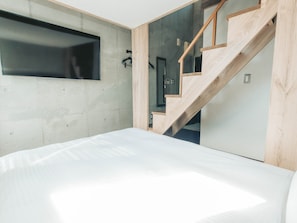 Quarto quádruplo standard, 3 quartos, para não fumantes (December 2024 Renewal, Tatami w/ loft) | Edredons de pluma, escrivaninha, quartos à prova de som