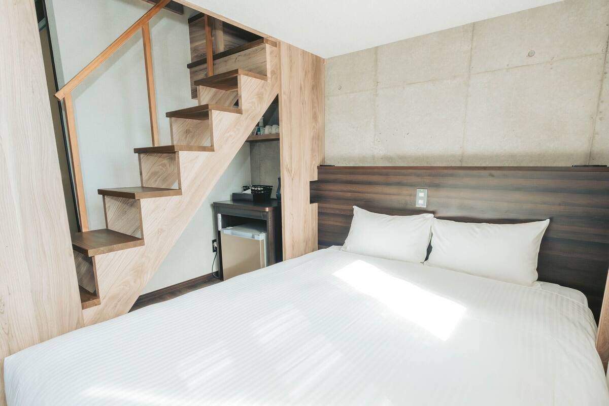 [December 2024 Renewal] Japanese-Western-Style Room, Tatami with loft, bedding included, Non Smoking | Down duvets, desk, soundproofing, free WiFi