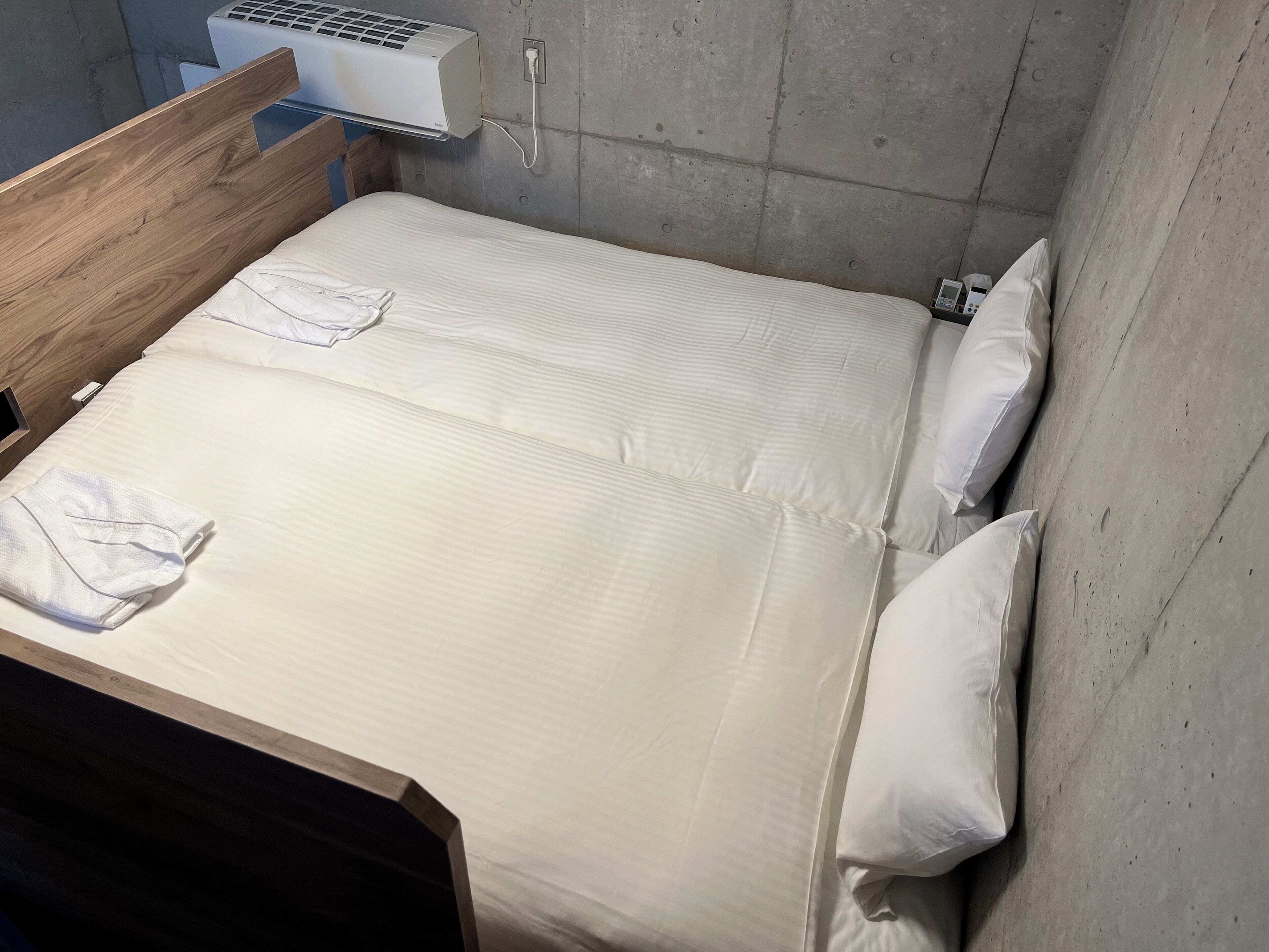 down duvets, desk, soundproofing, free wifi