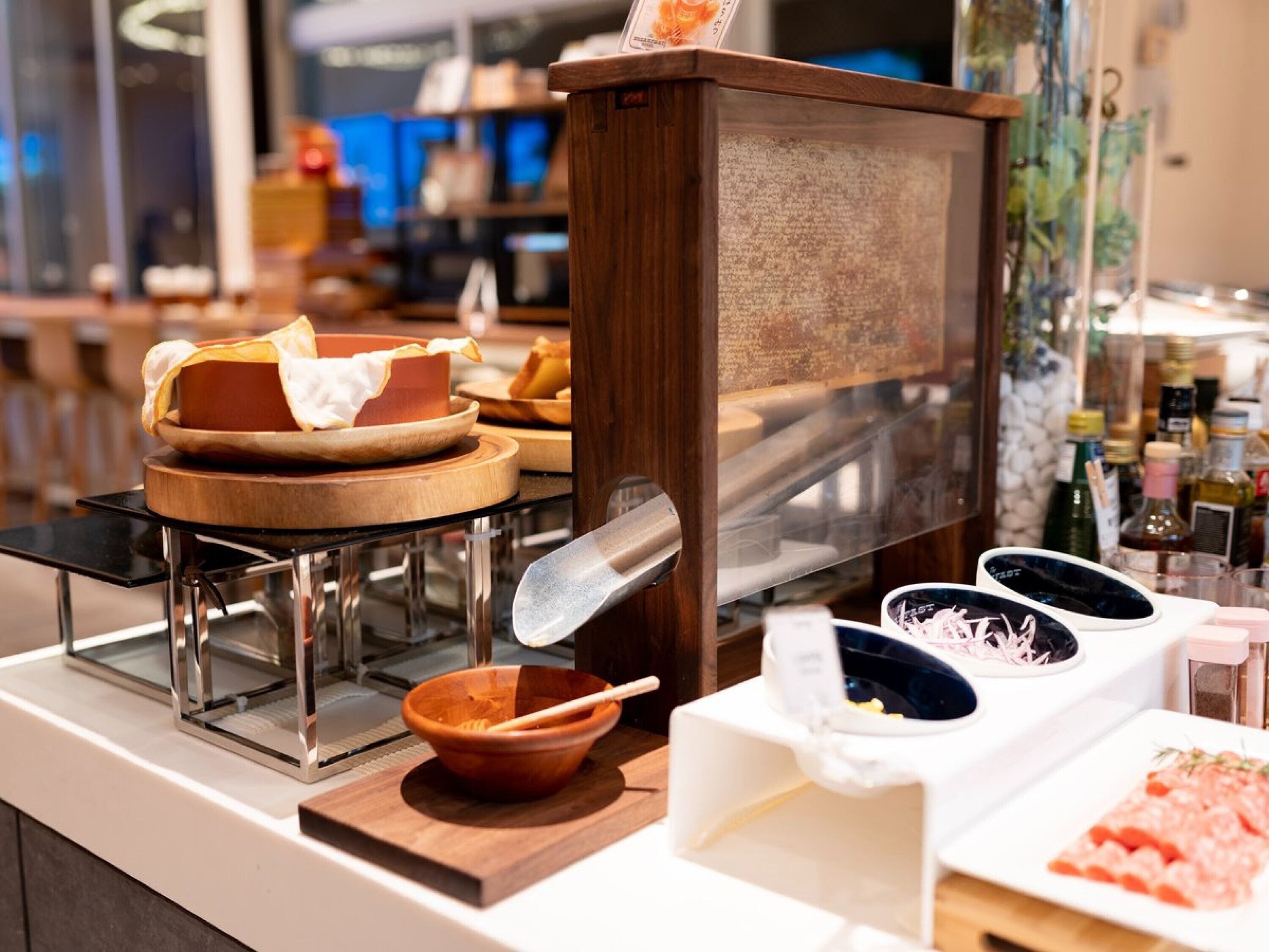 daily buffet breakfast for a fee