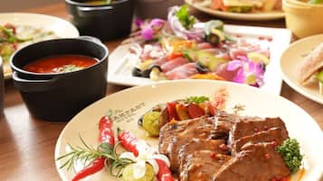 Desayuno buffet todos los días (con cargo)