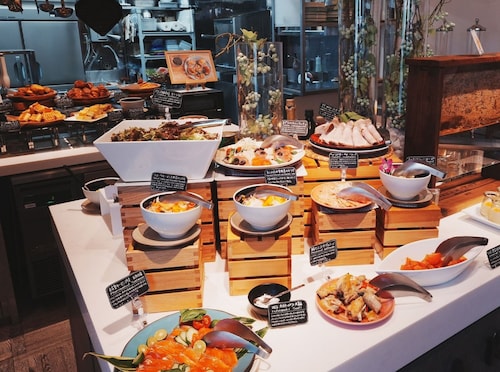 The BREAKFAST HOTEL MARCHE石垣島