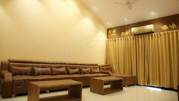 Bungalow (5 BHK) | Living area | TV