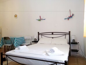 Free WiFi, bed sheets