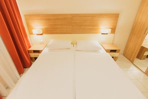 1 Schlafzimmer, Minibar, Zimmersafe, Schreibtisch