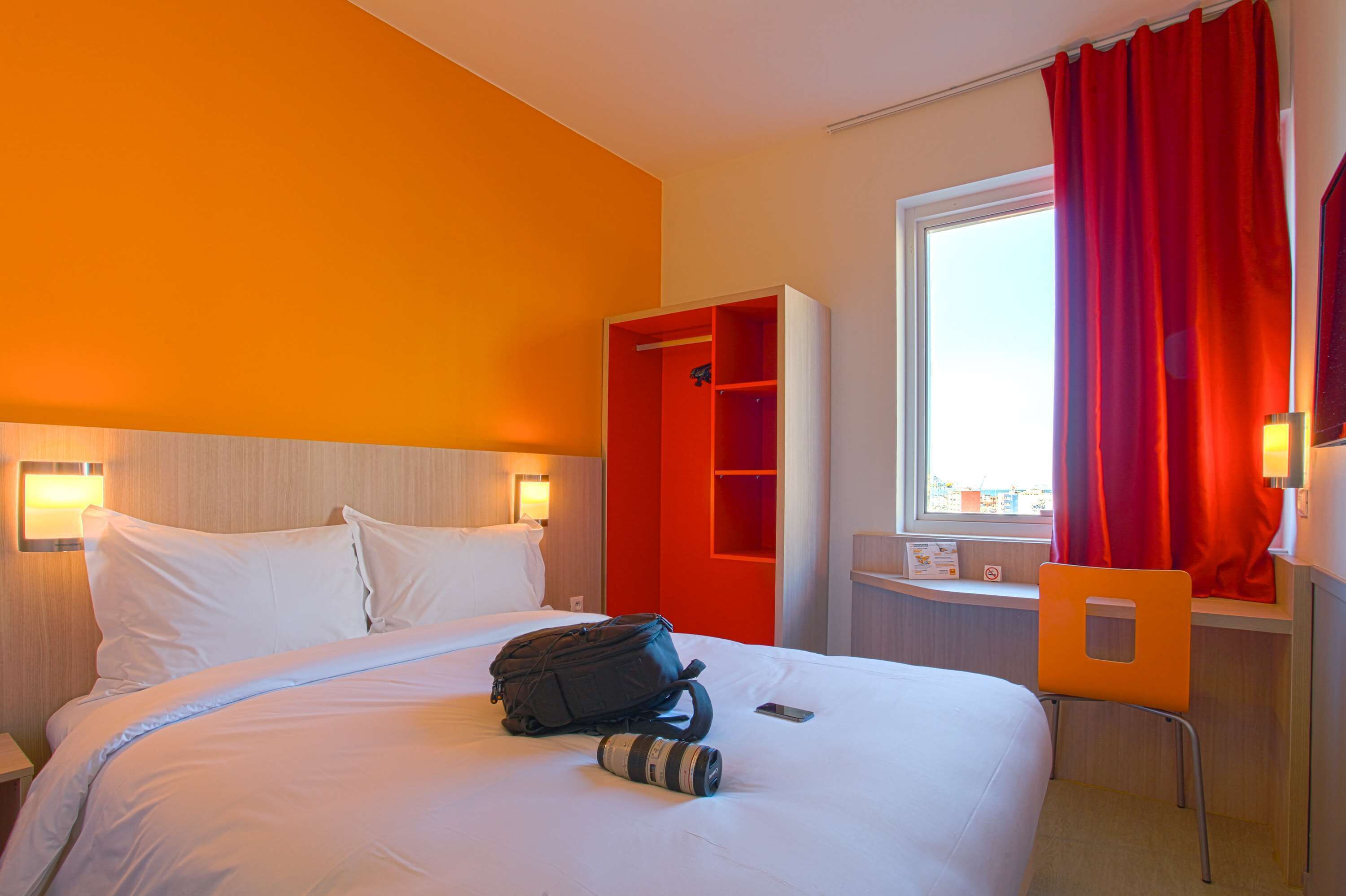 standard room, 1 double bed | 1 bedroom, premium bedding, individually furnished, desk