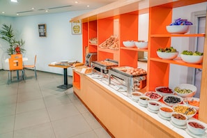 Daily buffet breakfast for a fee